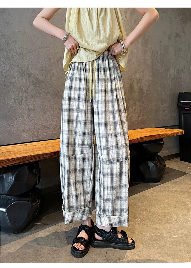 Ladies' Summer Retro Plaid Loose Pants Detail