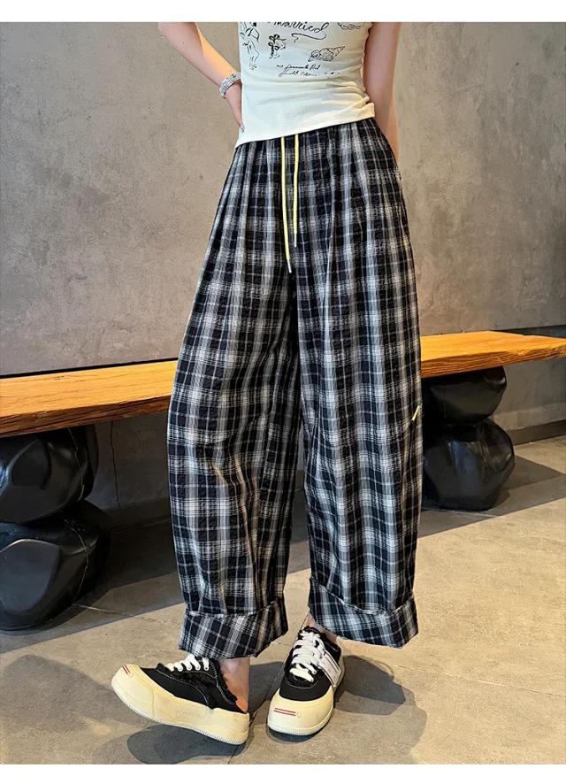 Ladies' Summer Retro Plaid Loose Pants Detail