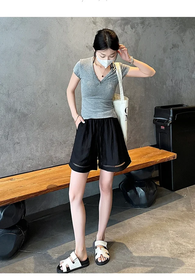 Relaxed Retro Lace Shorts for Women Detail