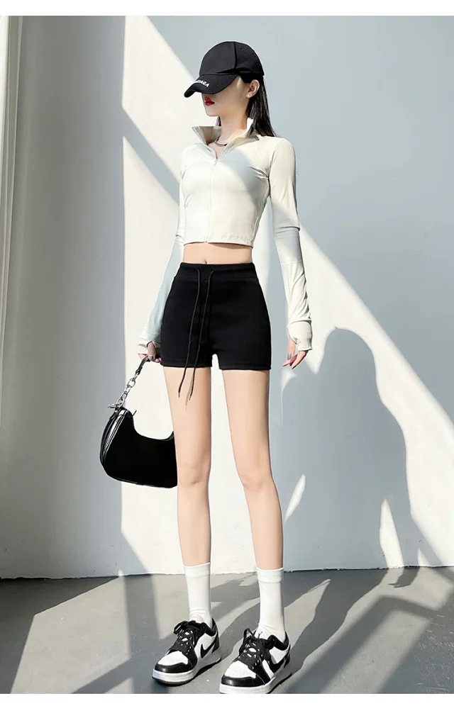 High - Elastic Cycling Shorts Detail