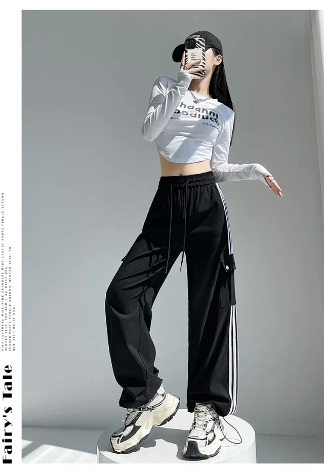 Women's Wide-Leg Cargo Pants 2025 Fall Detail