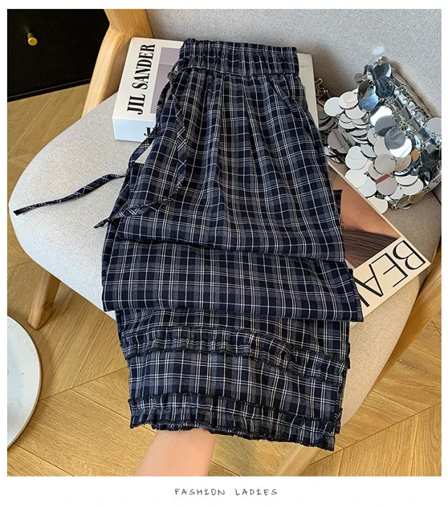 Vintage Waist Tie Plaid Wide-Leg Pants Detail