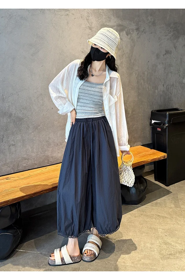 2025 Summer Ice Silk Lace Cropped Pants for Petite Women Detail