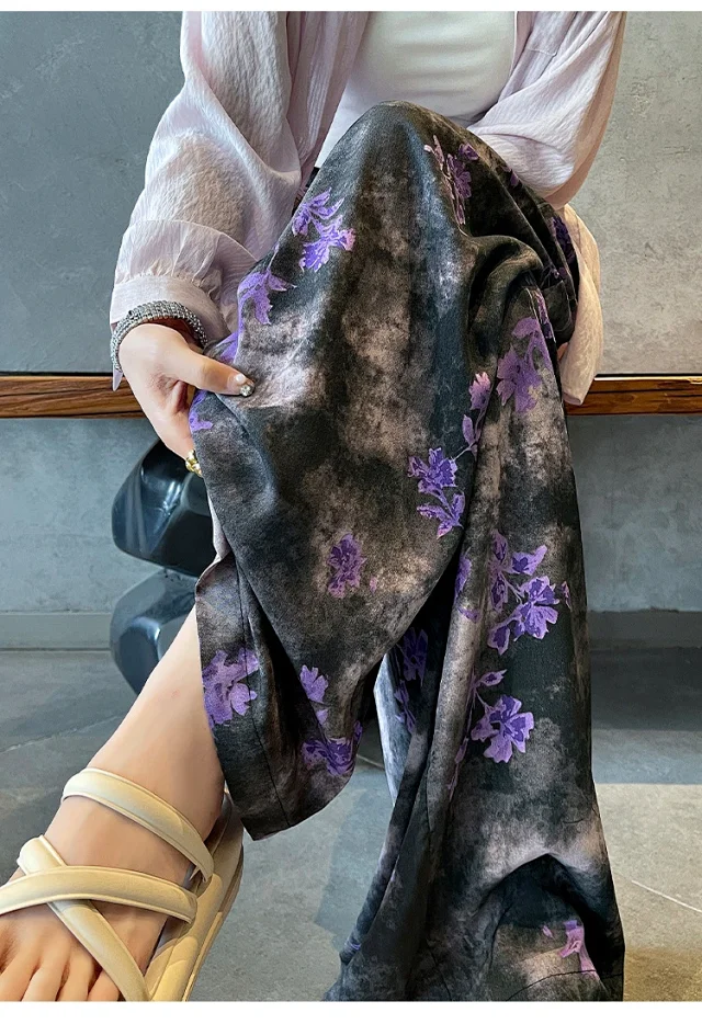 Women's Silk Wide-Leg Pants Detail