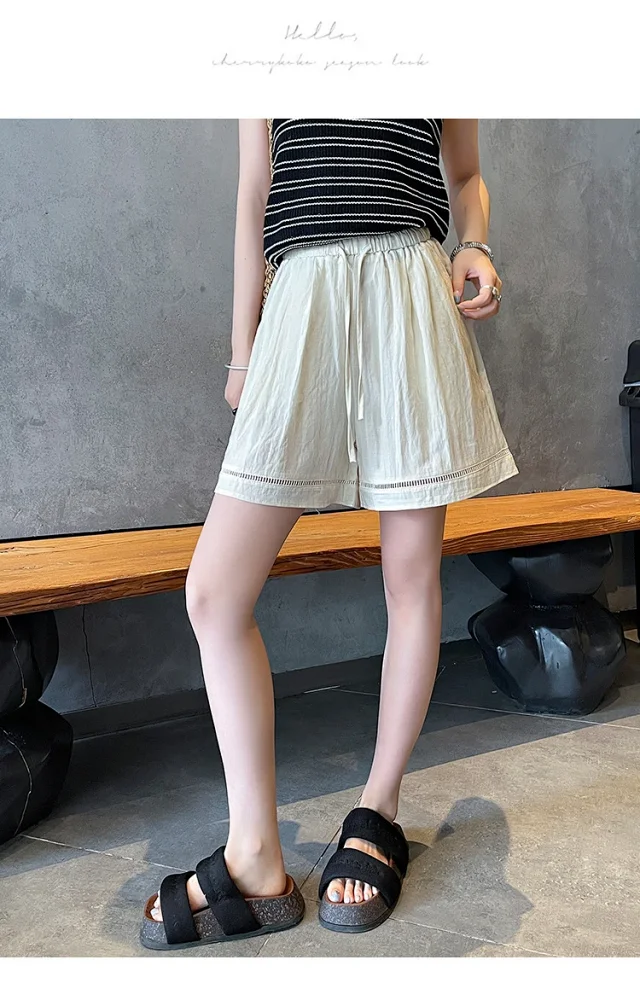 Relaxed Retro Lace Shorts for Women Detail