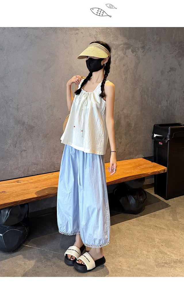 2025 Summer Ice Silk Lace Cropped Pants for Petite Women Detail