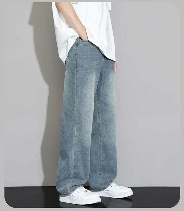Vintage Straight-Wash Men's Jeans Detail