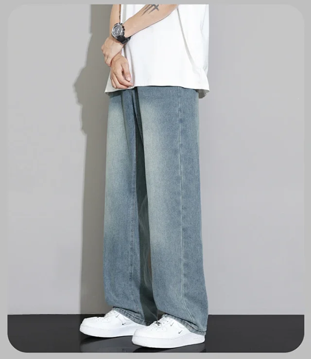Vintage Straight-Wash Men's Jeans Detail