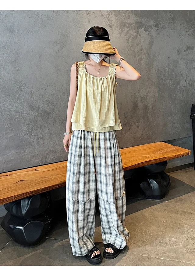 Ladies' Summer Retro Plaid Loose Pants Detail