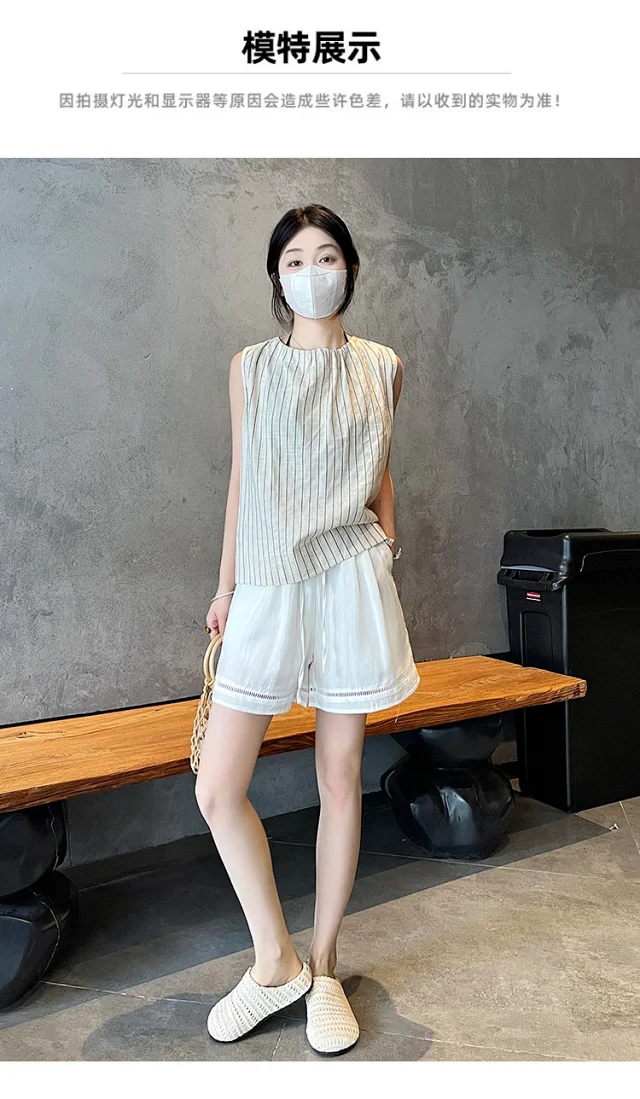 Relaxed Retro Lace Shorts for Women Detail