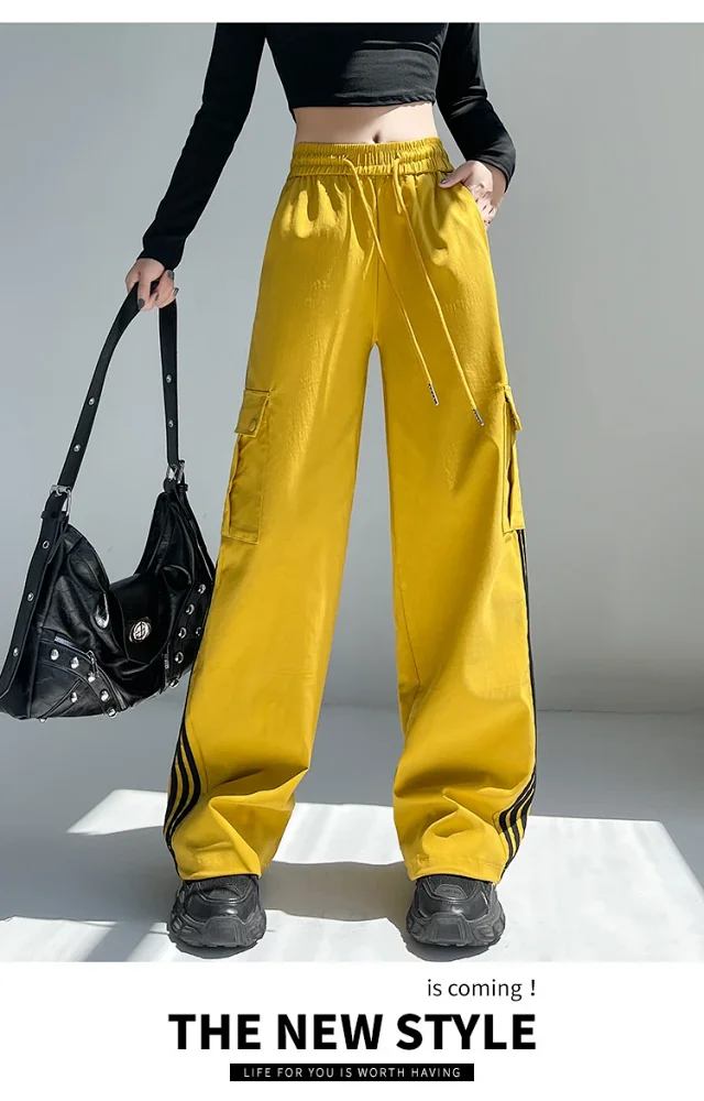 Women's Wide-Leg Cargo Pants 2025 Fall Detail