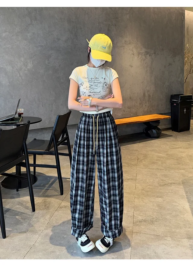 Ladies' Summer Retro Plaid Loose Pants Detail