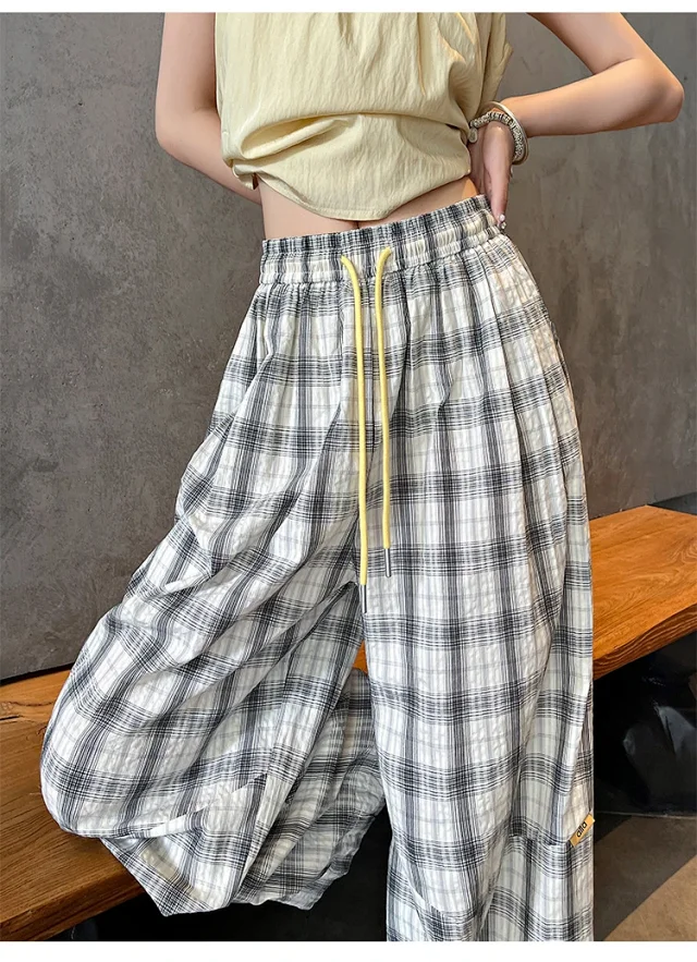 Ladies' Summer Retro Plaid Loose Pants Detail