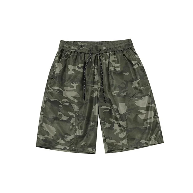 Men's Vintage Camo Cargo Shorts Detail