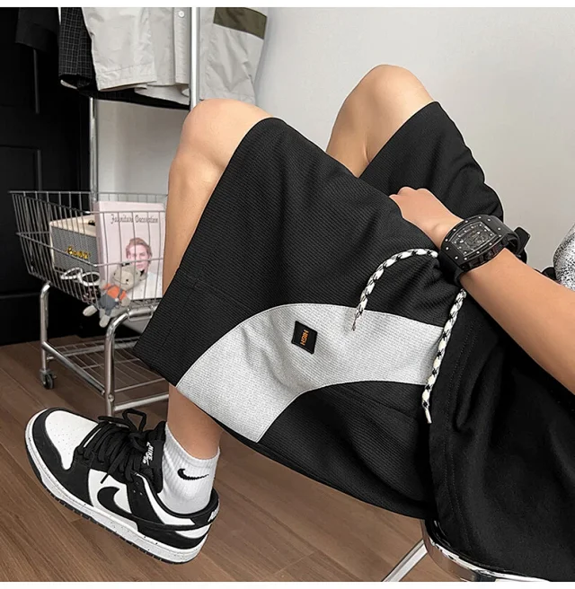 Men's Color-blocking Athletic Shorts Detail