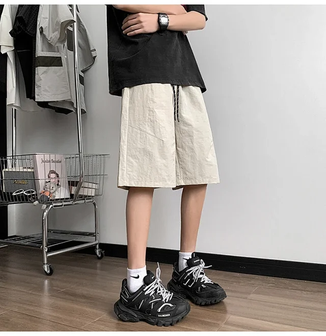 Men's Trendy Quick - Dry Taffeta 5 - Inch Shorts Detail