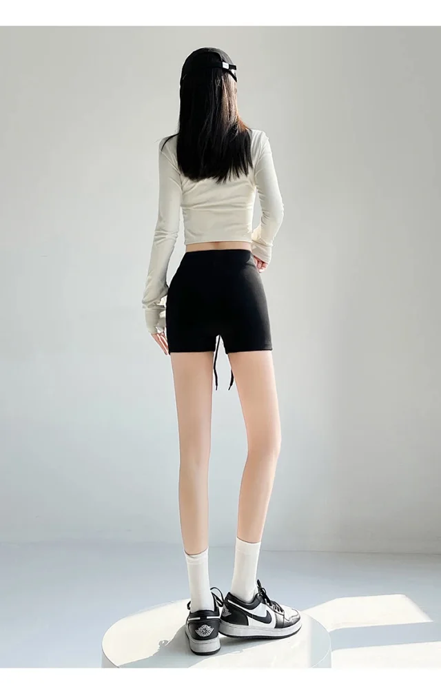 High - Elastic Cycling Shorts Detail