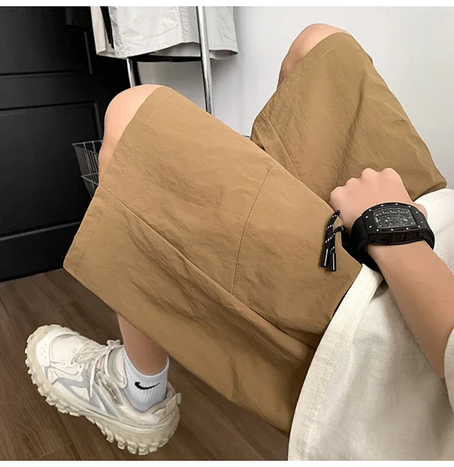 Men's Trendy Quick - Dry Taffeta 5 - Inch Shorts Detail