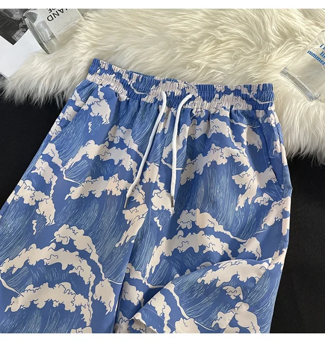 Men's Summer Wave Print Loose Shorts Detail