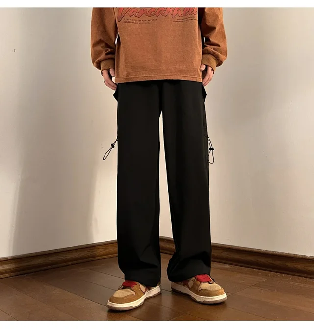Men's Outdoor Loose Cargo Pants Detail