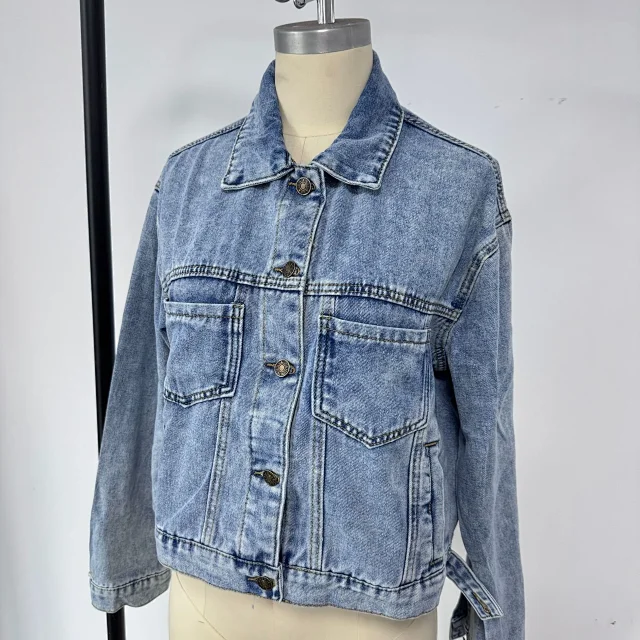 Loose Stylish Denim Jacket for Women (EU/US Style) Detail