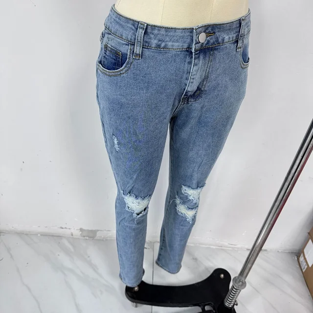 Men's Ripped Fashion Washed Jeans Detail