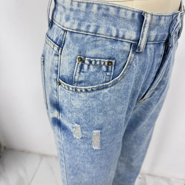 Stylish Slim-fit Jeans for Women Detail