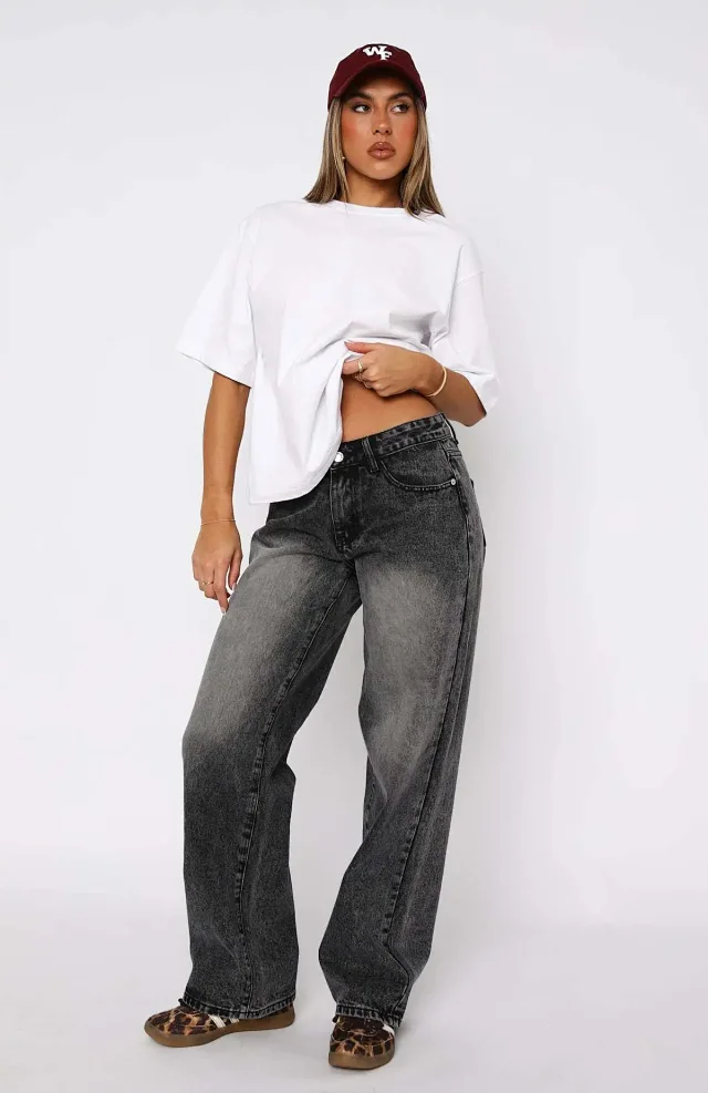 Chic Mid - Rise Straight Jeans for Ladies Detail