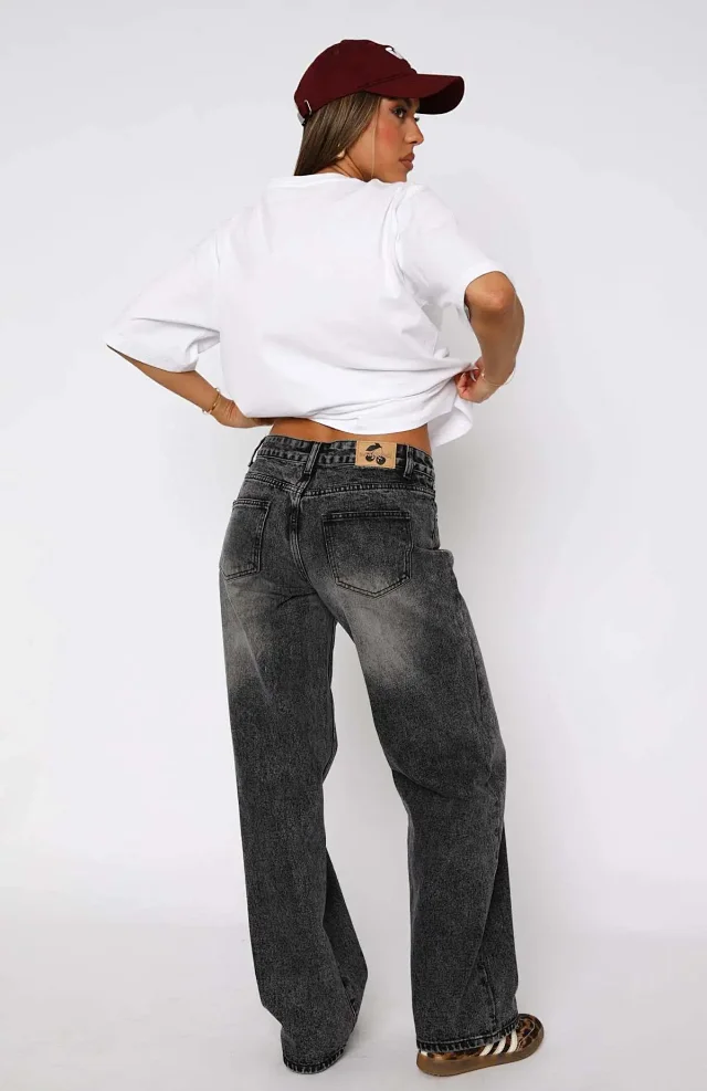 Chic Mid - Rise Straight Jeans for Ladies Detail