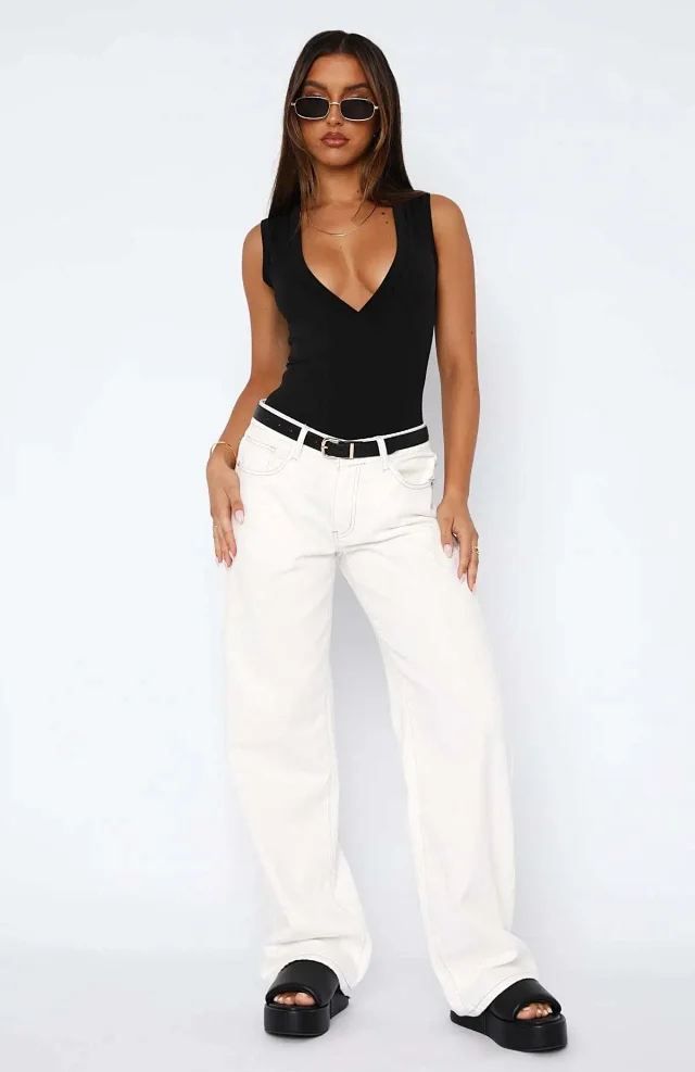 Chic Mid - Rise Straight Jeans for Ladies Detail