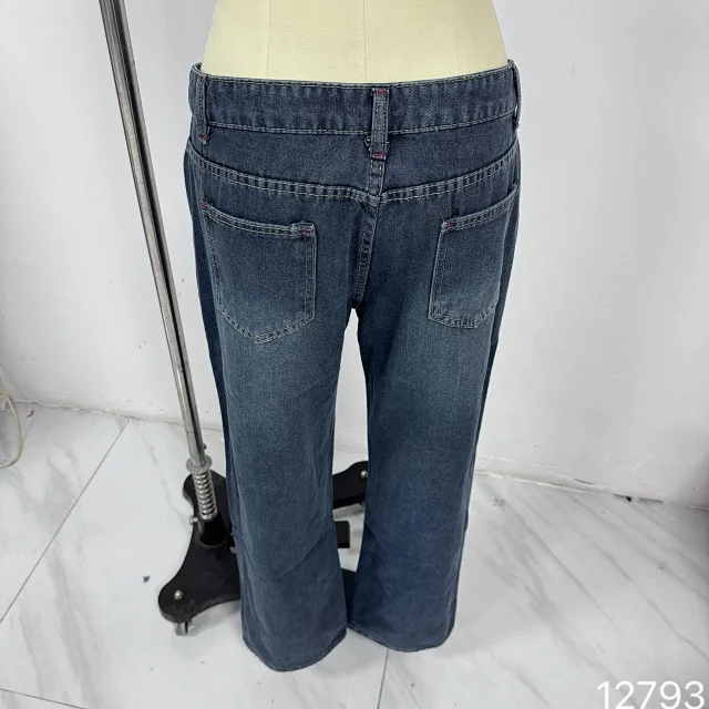 Wide-Leg Low-Waist Retro Denim Pants for Women Detail