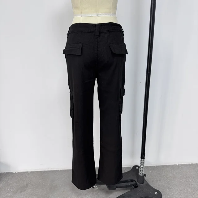 Eaby Multi - Pocket Cargo Jeans for Women Detail