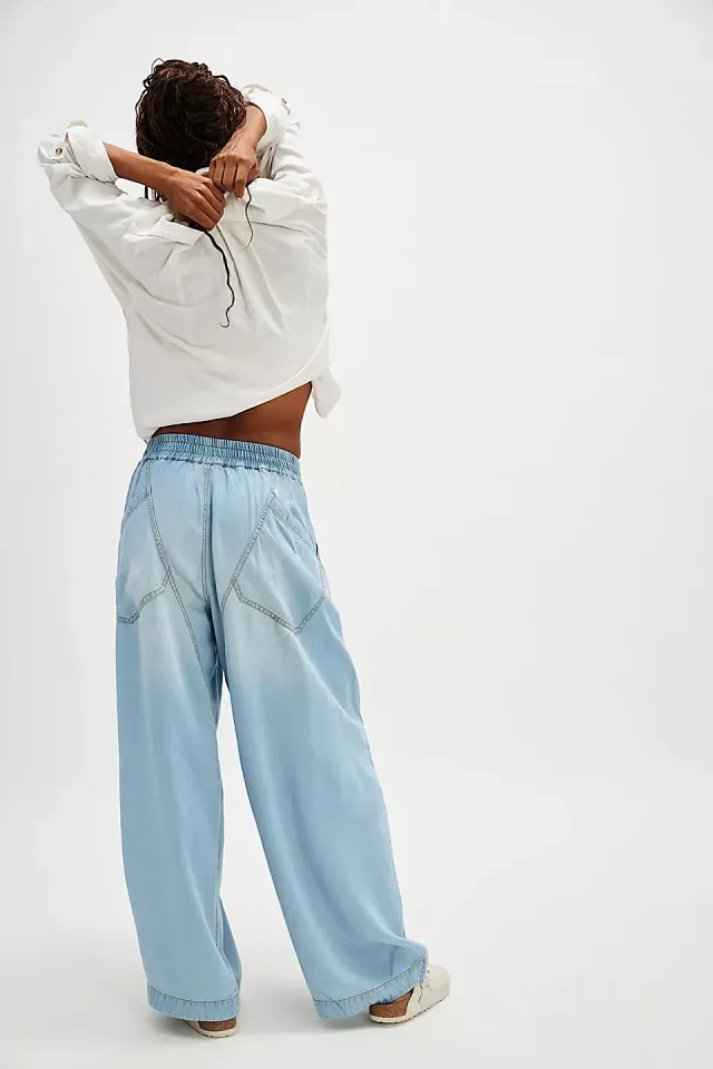 New Fashionable Straight Loose Jeans for Women Detail