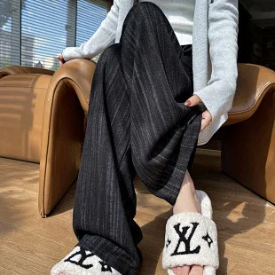 European Style Wide-Leg Sweatpants Detail