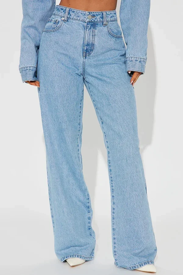 Women's Loose High - Waist Jeans Detail