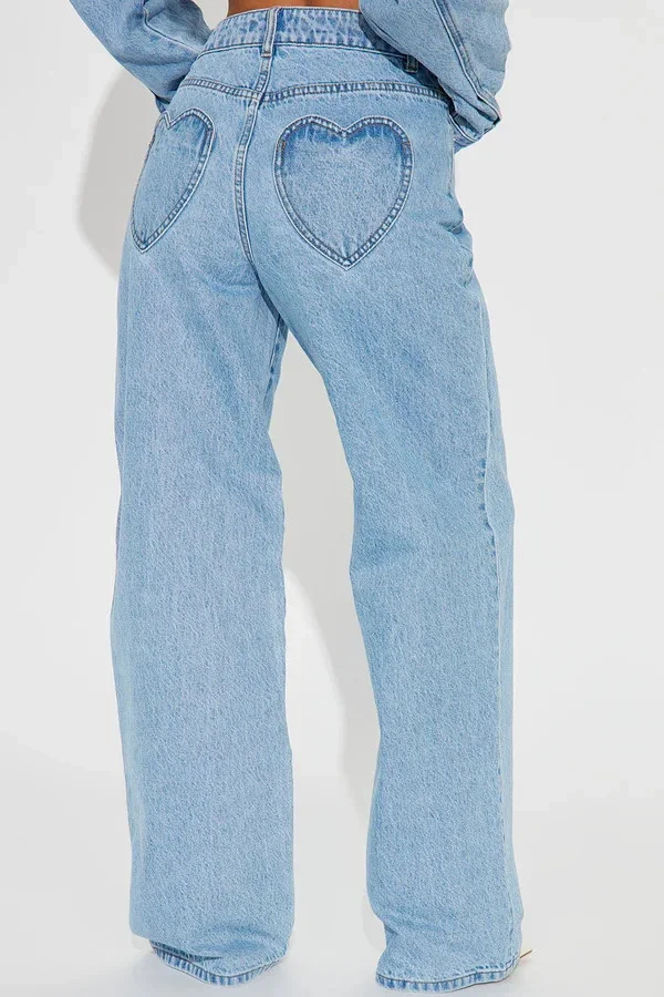 Women's Loose High - Waist Jeans Detail