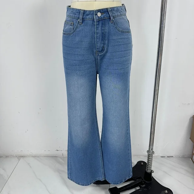 European and American Washed High - Waist Loose Jeans Detail