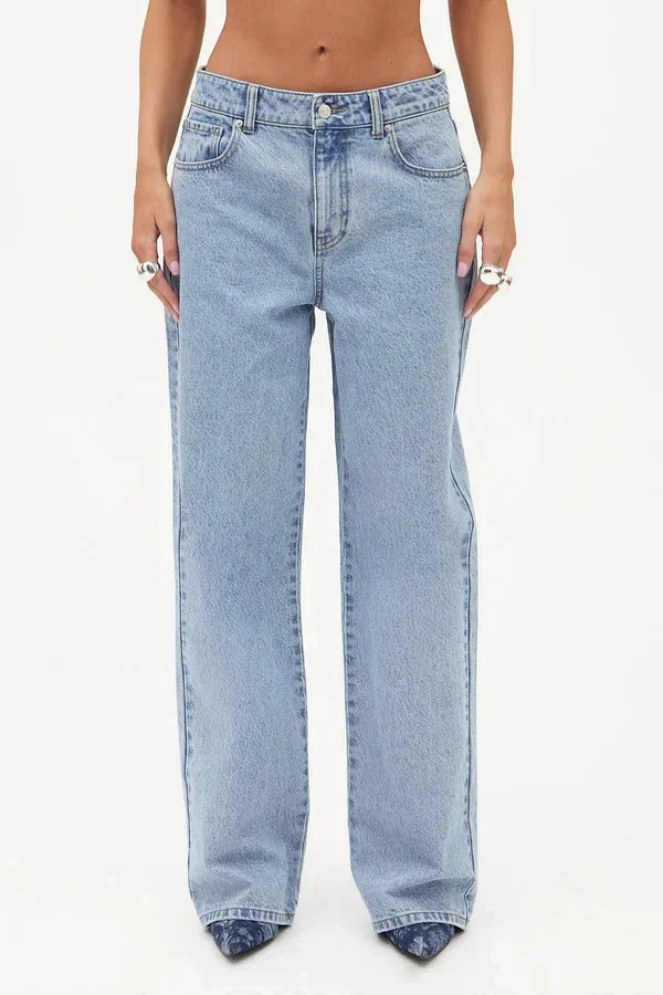 Women's Loose High - Waist Jeans Detail