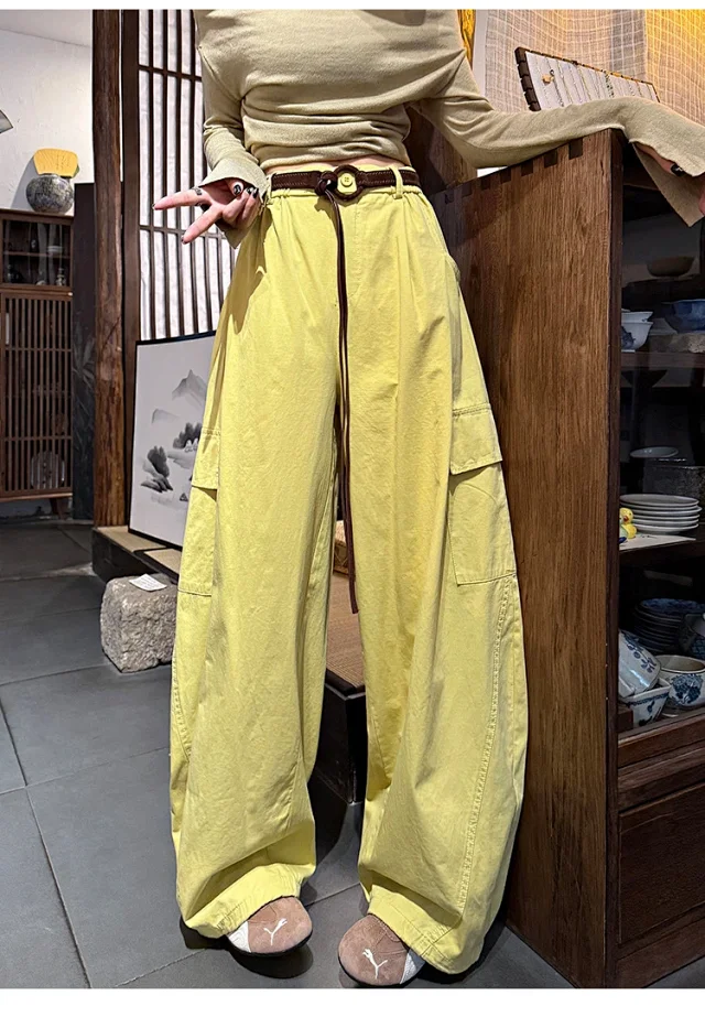 American High-waisted Slimming Cargo Pants Detail