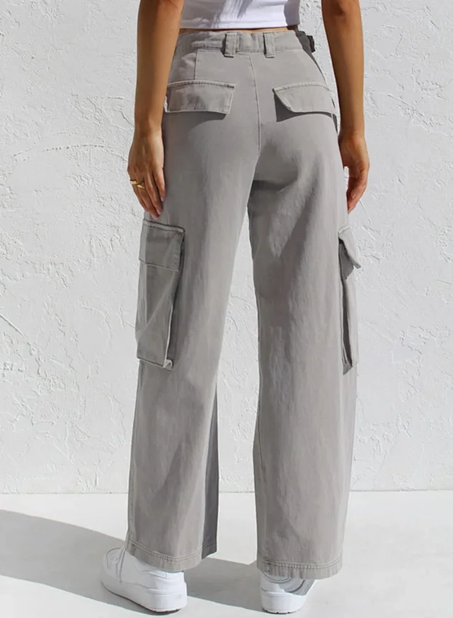 Eaby Multi - Pocket Cargo Jeans for Women Detail