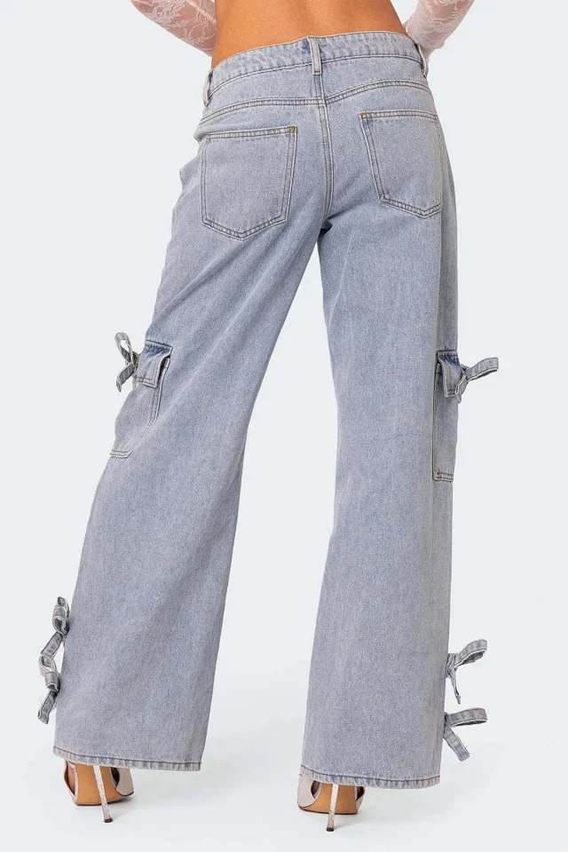 Retro Bow - Tie Mid - Rise Straight Pants Detail