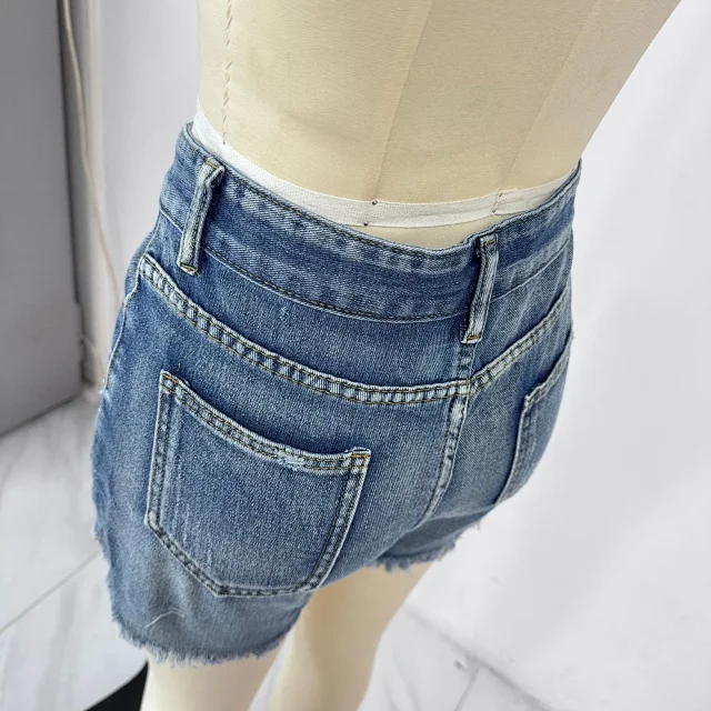 2025 Summer New Tassel Ripped Denim Shorts Detail