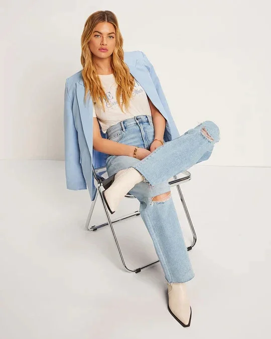 Casual Light Wash Distressed Denim Capris Detail