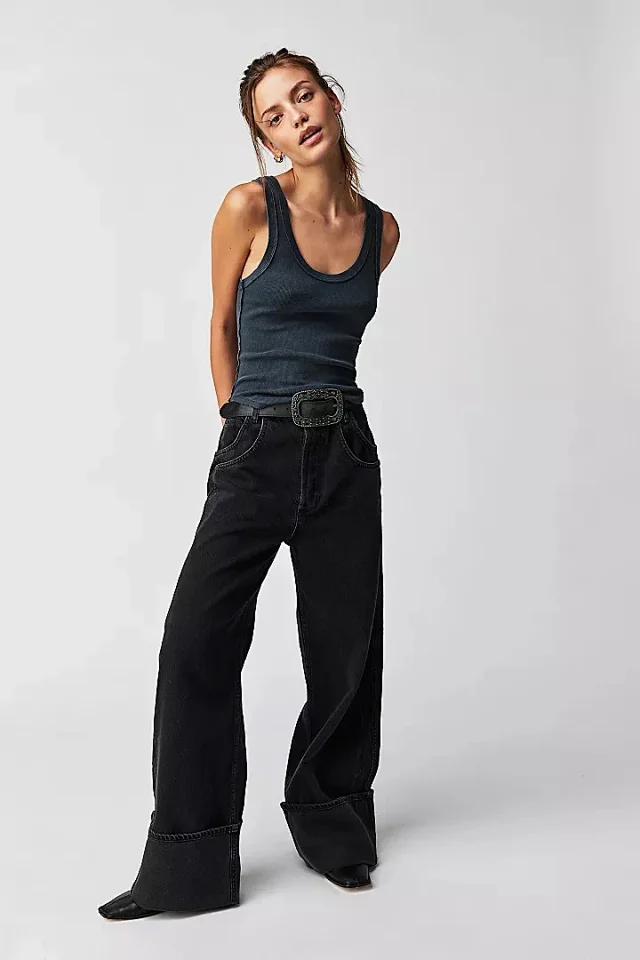 Retro High-Waisted Loose Jeans for Women Detail