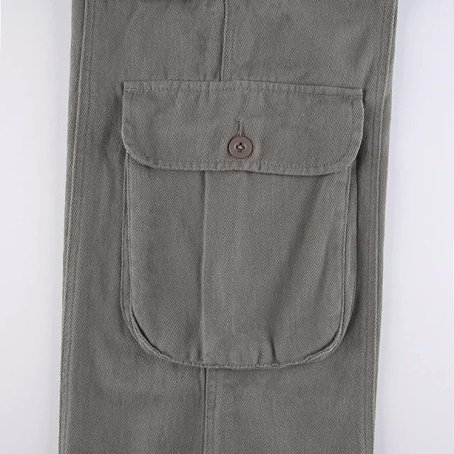 Trendy Women's Gray Wide-Leg Cargo Pants Detail