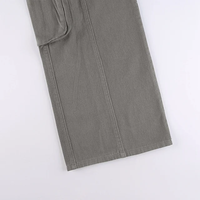 Trendy Women's Gray Wide-Leg Cargo Pants Detail