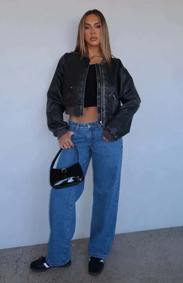 Chic Mid - Rise Straight Jeans for Ladies Detail