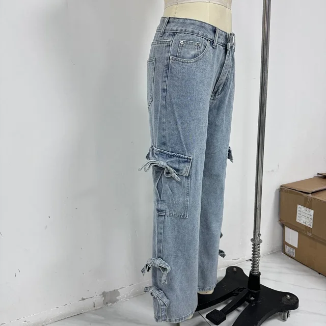 Retro Bow - Tie Mid - Rise Straight Pants Detail