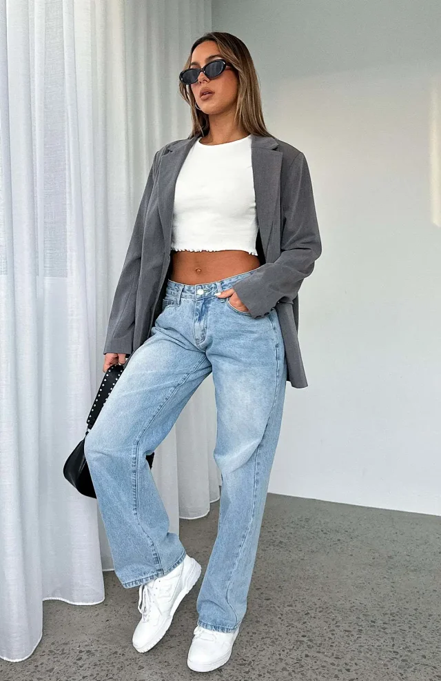 Chic Mid - Rise Straight Jeans for Ladies Detail