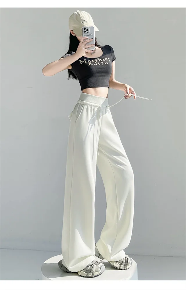 2025 Early Autumn Dopamine Yellow Flared Sweatpants for Women Detail